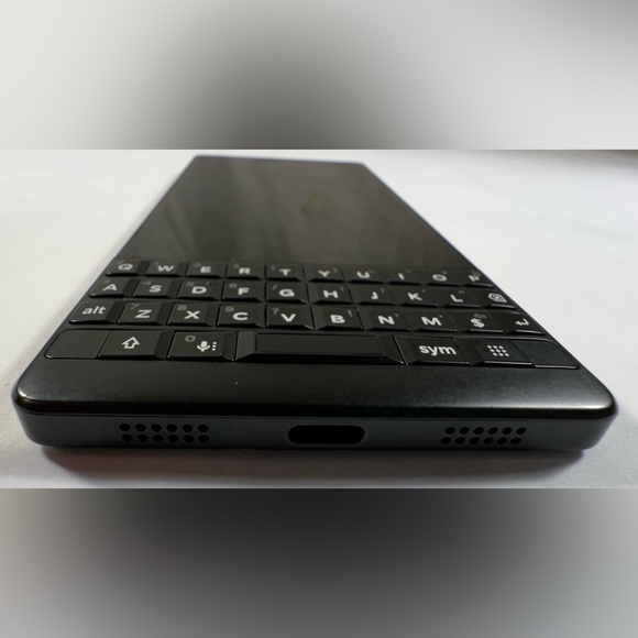 BlackBerry Key2 - Picture 2 of 6